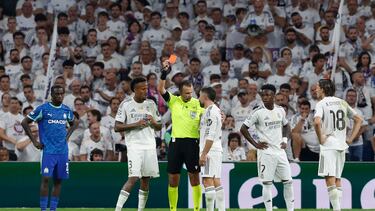 16/09/25 PARTIDO CHAMPIONS LEAGUE JORNADA 1
FASE GRUPOS ESTADIO SANTIAGO BERNABEU
REAL MADRID - OLYMPIQUE MARSELLA MARSEILLE
TARJETA ROJA EXPULSION DANI CARVAJAL ARBITRO IRFAN PELJTO