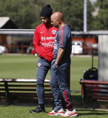 La Roja recibió la visita de los niños de la Teletón