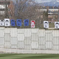 Las pancartas de apoyo a Simeone, de nuevo presentes en el entrenamiento