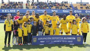 Jugadores del Alcorc&oacute;n en santo Domingo.