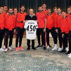 Benzema, cuarto máximo goleador de la Champions