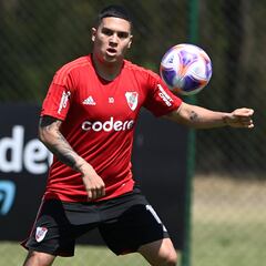 Chicago Fire y el fútbol brasileño pretenden a Juanfer Quintero