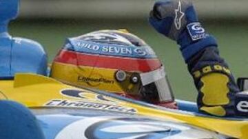 <B>MEJOR QUE FITTIPALDI.</B> Alonso sucede a Emerson Fittipaldi como el campeón más joven de la historia.