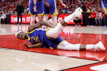 En los minutos finales del primer cuarto del encuentro , en la lucha pro un rebote, Butler quedó encima de Amen Thompson cayendo totalmente desequilibrado y dándose un golpe tremendo en la pelvis. El escolta se marchó para no volver.