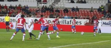 3-0. Gameiro, con ayuda de Roberto, subió el tercer tanto al marcador.