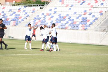 Los dirigidos por Reinaldo Rueda continúan su preparación para el juego vs Honduras y disputaron dos partidos amistosos en el Romelio Martínez.