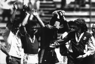 Francia celebra el tercer puesto del Mundial de México 86.