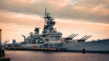 La Armada Naval Rusa cuenta únicamente con el crucero de batalla de Clase Kirov, Pyotr Veliky, en activo, pero sus sistemas y armamentos se encuentran desfasados, al ser herencia directa del modelo soviético.