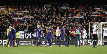 Los jugadores del Barcelona celebraron la clasficación para la final de la Copa del Rey.