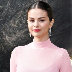 Selena Gomez explains reason behind hand shakes
