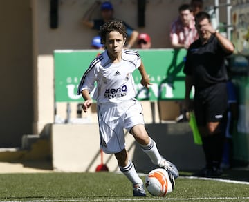 Mario Hermoso empezó en el equipo blanco en 2006, con solo 11 años. Solo debutó con el primer equipo en el año 2012, en un amistoso contra el Millonarios de Bogotá. En el año 2015 se marchó cedido al Valladolid y un año después regresó al Real Madrid Castilla.