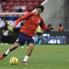 JJ Macías regresó a la alineación titular con Chivas