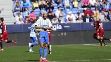 Hicham, durante un partido en La Rosaleda.