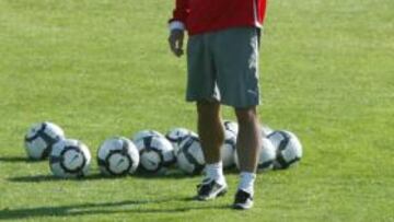 Mendilíbar ensaya con un esquema 4-4-2 para el partido contra el Sevilla