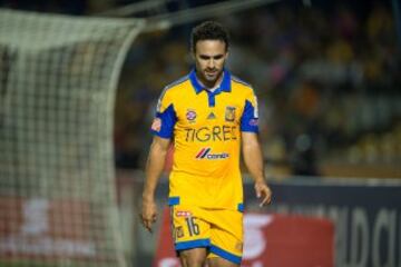 Más malas que buenas. Tuvo un buen momento en Tigres pero ahora parece que su carrera va para abajo con Veracruz. 

