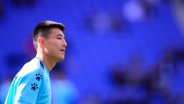 Espanyol's Chinese forward Wu Lei warms up before the Spanish League football match between Espanyol and Atletico Madrid at the Cornella-El Prat stadium in Cornella de Llobregat on March 1, 2020. (Photo by PAU BARRENA / AFP)