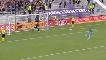 La tanda de penaltis de la MLS: el VAR echa al portero, se pone un defensa, Nani falla y la locura