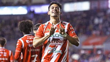 Chivas desperdicia ventaja y sufre primera derrota ante Necaxa