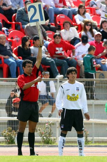 Enntró en la historia como el jugador más joven en debutar. Tenía 14 años y luego apareció poco y nada. Se fue a Argentina, pasó por múltiples elencos de la B y hoy está en San Marcos.