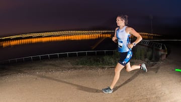 Una participante, a su paso por el tramo de carrera