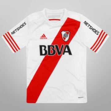 Con esta camiseta River se llevó la Sudamericana en 2014, fue su regreso triunfal a la escena internacional.