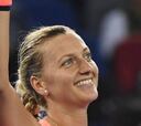Kvitova apabulla a Halep y se cita con Cibulkova en la final