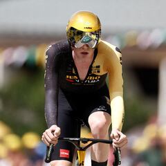 Van Hooydonck mejora y se emociona con la victoria de Vingegaard en La Vuelta