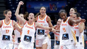 "Ya que estamos dentro de la discoteca vamos a cerrar la pista"