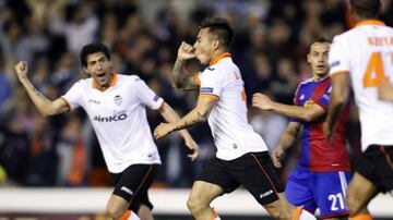 En esa misma edición 2013-2014, Eduardo Vargas llegó a semifinales con el Valencia de España, donde fue eliminado por el Sevilla.