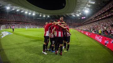 Los jugadores del Athletic celebra un gol.