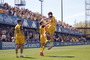 El Alcorcón humilla al Hércules