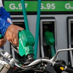 ¿Dónde echar bencina más barato?: las bencineras de Santiago y sus precios