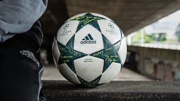 Adidas presenta el balón que rodará en la Champions League