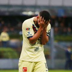 Bruno Valdez recibe roja directa por planchón a Maxi Salas