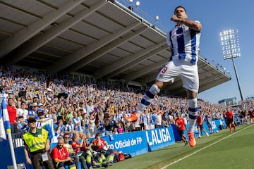 Otro once más. El delantero del Leganés ha sido uno de los importantes. Con un gol, tras una galopada desde el centro del campo, abrió la lata de un partido que acabaría con el ascenso directo a Primera de los de Butarque. 