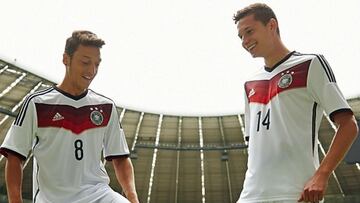 Draxler urges Ozil to join him at PSG