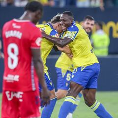 Aprobados y suspensos: Mwepu salva la tragedia