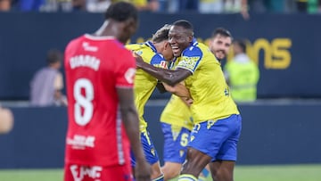 Mwepu celebrando el gol del empate en el minuto 94 frente al Tenerife.