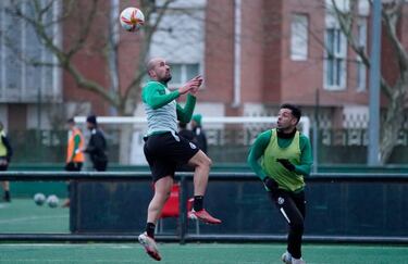 Romo pone el foco en la hierba artificial del Reina Sofía