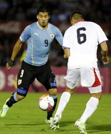 Uruguay y Costa Rica se enfrentaron esta noche en Montevideo, en un duelo que terminó igualado 3-3.