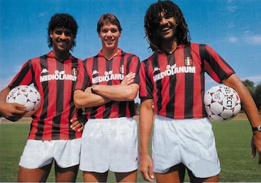 Rijkaard, Van Basten y Gullit tridente del Milan en 1989.