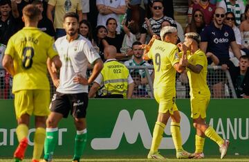 Arana fue verdugo del Racing la temporada pasada, ahora los racinguistas disfrutan con sus goles.