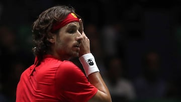 GRAF5410. MADRID, 23/11/2019.- El tenista espa&ntilde;ol Feliciano L&oacute;pez, durante la semifinal de la Copa Davis ante el brit&aacute;nico Kyle Edmund, que se disputa este s&aacute;bado en la Caja M&aacute;gica de Madrid. EFE/Kiko Huesca