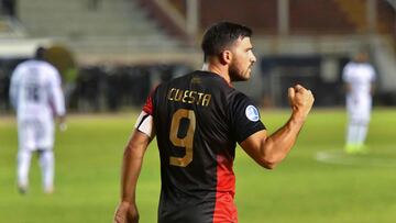 Peru's Melgar Bernardo Cuesta celebrates after scoring against Colombia's Deportivo Cali during the Copa Sudamericana football tournament round of sixteen second leg match, at the Monumental de la UNSA stadium in Arequipa, Peru, on July 6, 2022. (Photo by Diego Ramos / AFP)