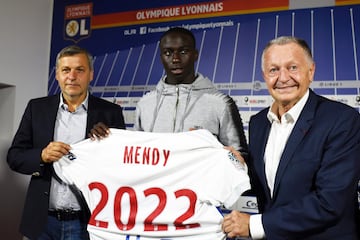 El 29 de junio de 2017 fue presentado por el Olympique de Lyon, donde ha jugado hasta ahora. El club lionés pagó 5 millones de euros al Le Havre. 


 