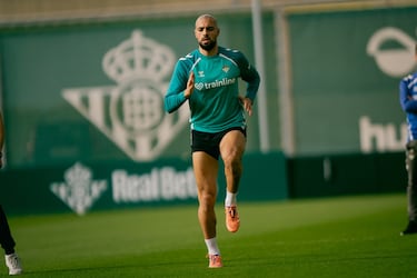 Amrabat: “Rezo todos los días por Isco”
