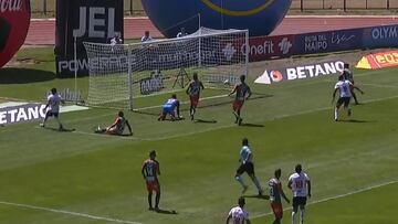 El increíble ‘casi gol’ de Curicó ante Cobresal: casi nunca pasa