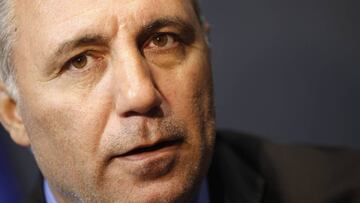 Stoichkov: "Sería más justo terminar la liga como estaba".