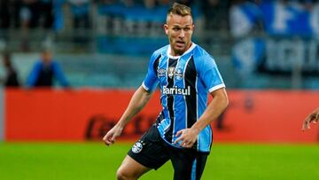 Arthur, centrocampista de Gremio.