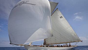 El Moonbeam III participará en la Puig Vela Clásica.